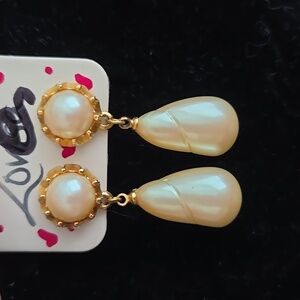 Vintage pearl earrings